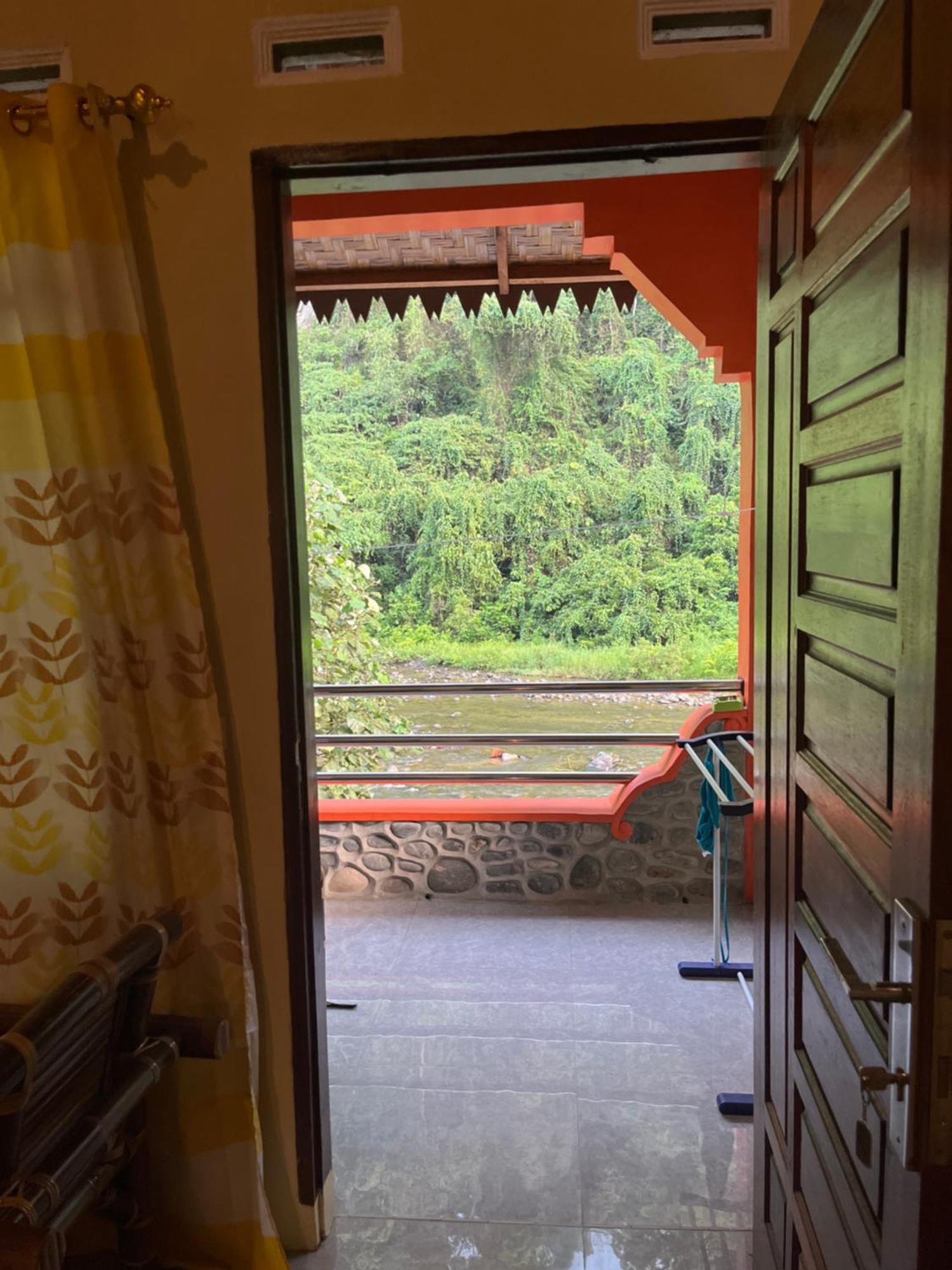 Ridho'S Homestay & Jungle Trekking Bukit Lawang Exterior foto